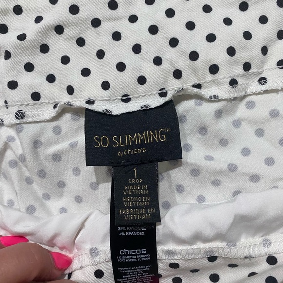 Chico’s So Slimming Brigitte Dot-Print Crops size 1 Pants Black And White Capri - Picture 6 of 6